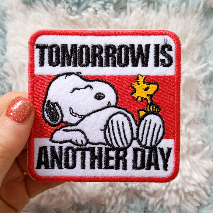SNOOPY PATCH ★ TOMORROW