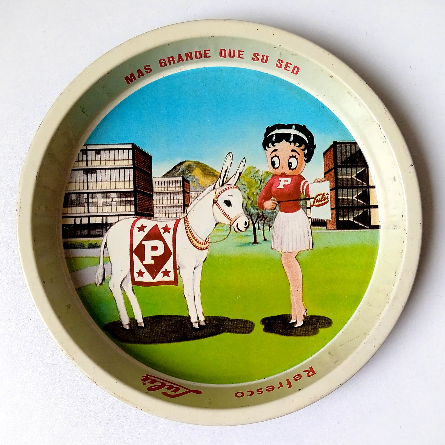 PASCUAL TRAY ★ LULU EN EL POLI