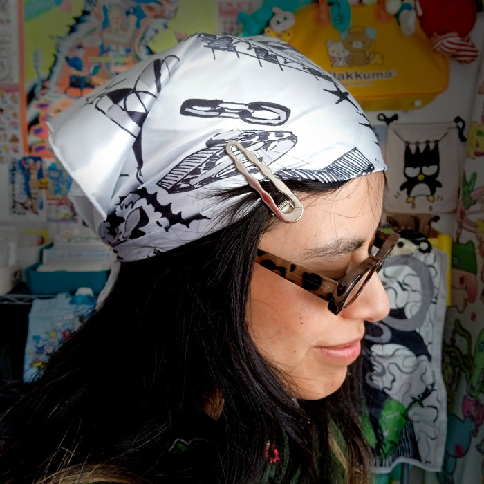 SALIVA DISTROI SCARVES – BERE MEDINA