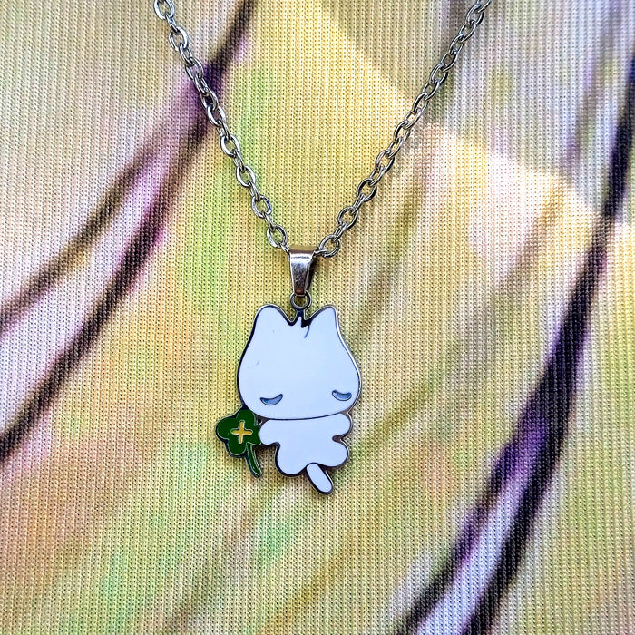 CLOVER NECKLACE ★ WHITE CAT – SUNONEBIRD