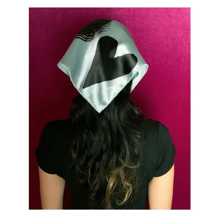 SALIVA DISTROI SCARVES – BERE MEDINA