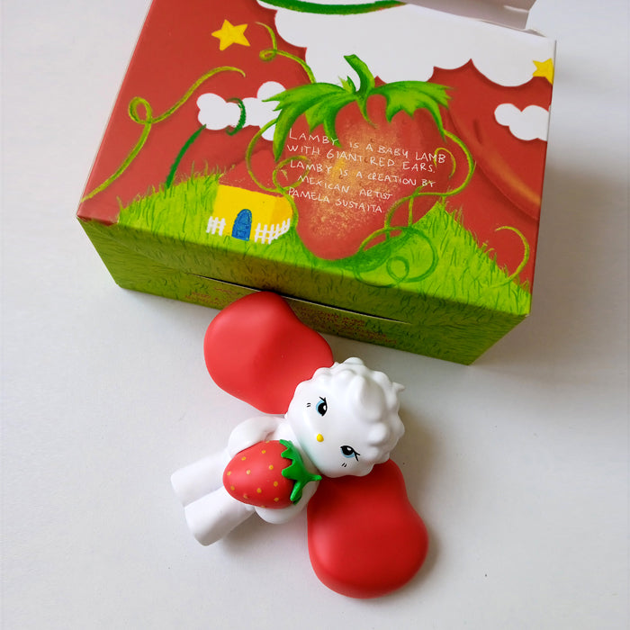 LAMBY ART TOY – PAMELA SUSTAITA