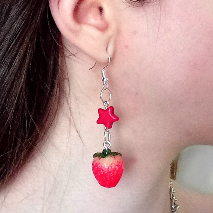 STRAWBERRY EARRINGS