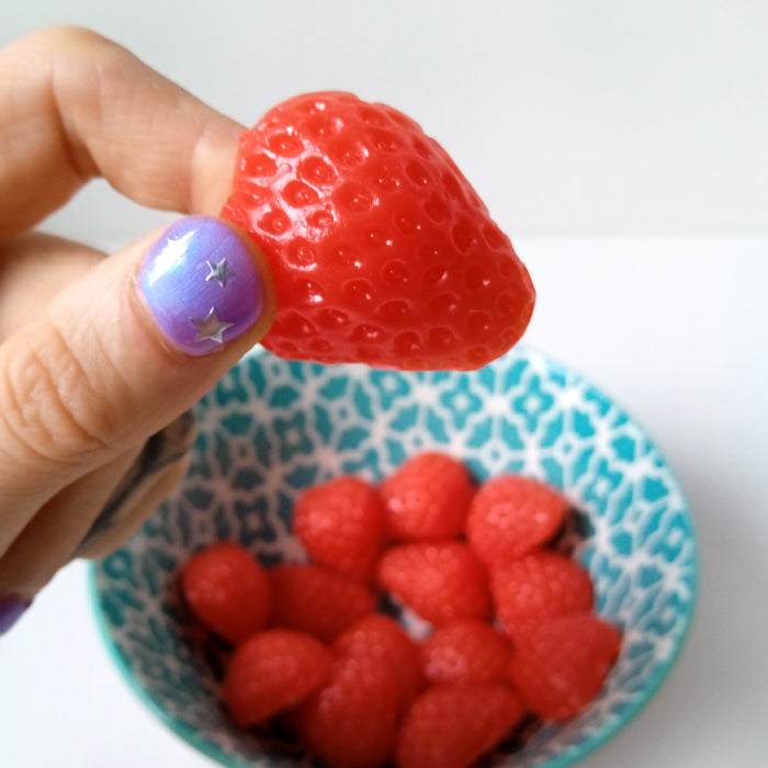 STRAWBERRY HAIRCLIP