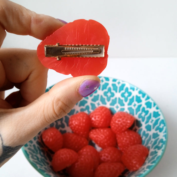 STRAWBERRY HAIRCLIP