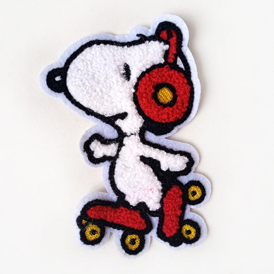 SNOOPY CHENILLE PATCH ★ ROLLERSKATES