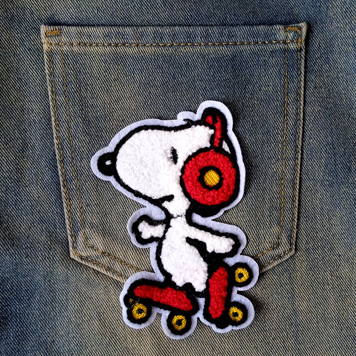 SNOOPY CHENILLE PATCH ★ ROLLERSKATES