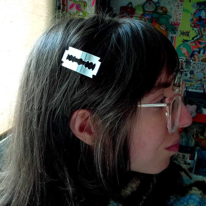 RAZOR HAIRCLIP